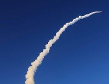 Uno de los momentos más distintivos del viaje ocurre cuando la nave rodea la cara oculta de la Luna, una zona invisible desde la Tierra. EFE/CRISTOBAL HERRERA-ULASHKEVICH