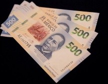 Sobre el peso mexicano, Hacienda estimó que el tipo de cambio se ubicará en 18 unidades por dólar en 2026. EFE/ARCHIVO