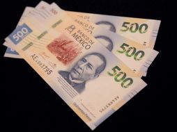 Sobre el peso mexicano, Hacienda estimó que el tipo de cambio se ubicará en 18 unidades por dólar en 2026. EFE/ARCHIVO