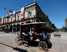 Hoy Jueves Santo nos enfrentamos a un cielo completamente despejado, dominado por un sol implacable a lo largo de la jornada en Guadalajara. AFP / ARCHIVO