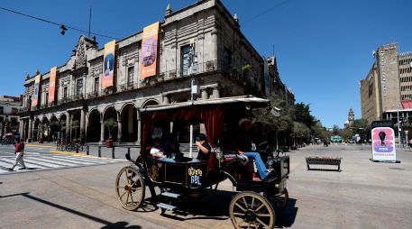 Hoy Jueves Santo nos enfrentamos a un cielo completamente despejado, dominado por un sol implacable a lo largo de la jornada en Guadalajara. AFP / ARCHIVO