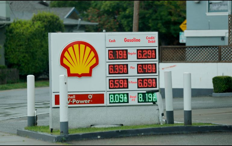 Antes del conflicto, unos 20 millones de barriles diarios —casi el 20% del consumo mundial— transitaban por el Estrecho de Ormuz. EFE/ARCHIVO