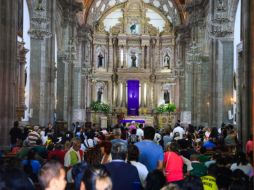 La actividad consiste en un recorrido de profunda devoción que transforma el primer cuadro de Guadalajara. EL INFORMADOR/J.ACOSTA