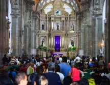 La actividad consiste en un recorrido de profunda devoción que transforma el primer cuadro de Guadalajara. EL INFORMADOR/J.ACOSTA