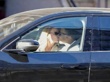 El supuesto romance entre Ester Expósito y Kylian Mbappé pasa de rumores a evidencias públicas, alimentando una historia que crece entre París y Madrid. ESPECIAL.