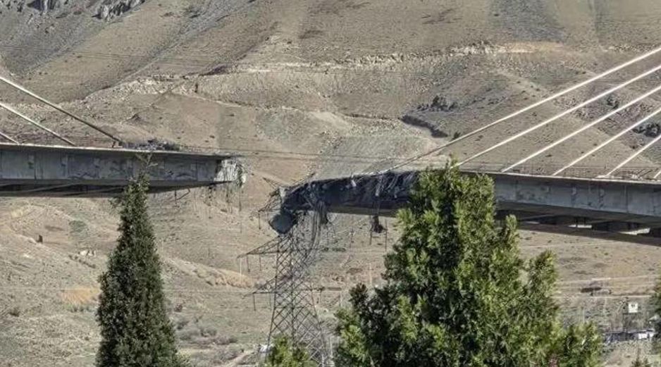 Autoridades denunciaron que el puente B1, el más largo de Oriente Medio, fue destrozado por las bombas. EFE/@araghchi