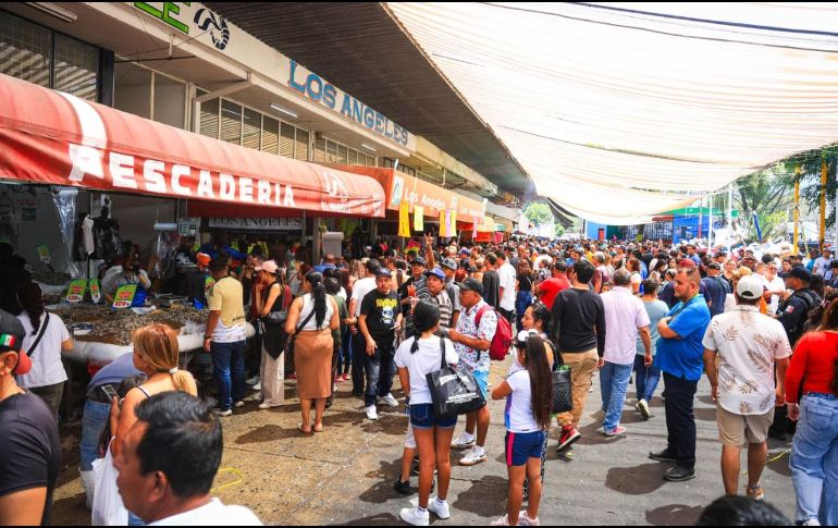 Así luce el Mercado del Mar en Guadalajara este Viernes Santo. EL INFORMADOR/J. Acosta