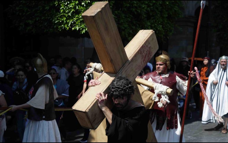 El actor que da vida a Jesús en el Viacrucis es un médico titulado de la Universidad Nacional Autónoma de México. SUN / C. Mejía