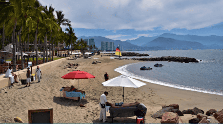 Ubicado en la costa del Pacífico mexicano, Puerto Vallarta es uno de los destinos más atractivos para vacacionar en familia, gracias a su combinación de paisajes naturales, clima cálido y una amplia oferta de actividades para todas las edades. CANVA