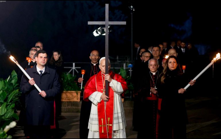 Ante más de 30 mil fieles, León XIV presidió por primera vez en su pontificado una de las ceremonias más solemnes de la Semana Santa. EFE/F. Frustaci