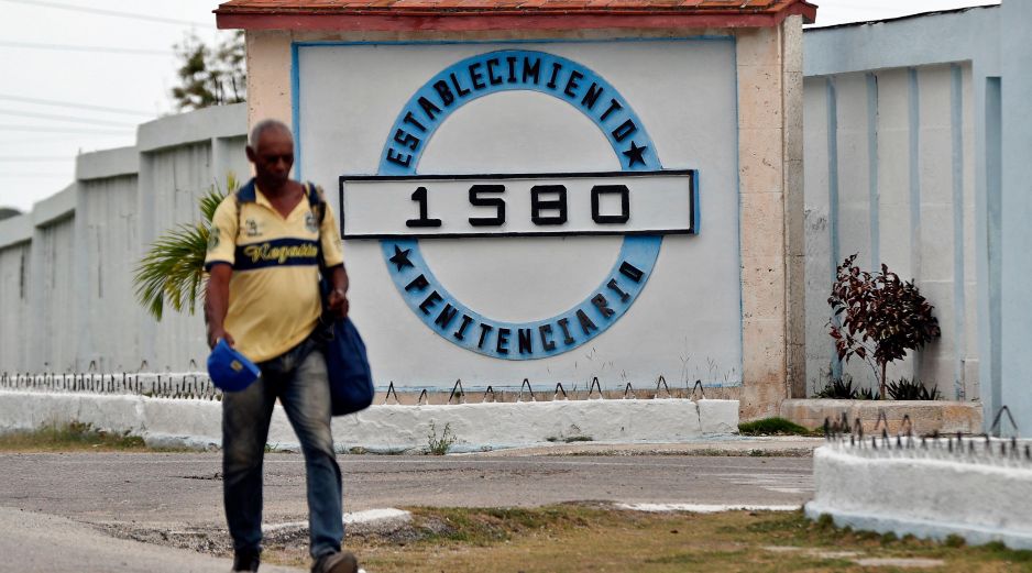 La isla libera a presos políticos en medio de apagones, escasez y reclamos por represión. EFE/ E. Mastrascusa