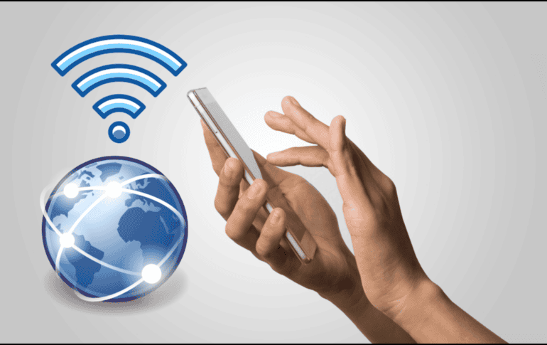 Este volumen masivo de turistas extranjeros, que dependerán del roaming y las redes locales para comunicarse y orientarse, justifica la necesidad de liberar espectro adicional.  FREEPIK / CANVA