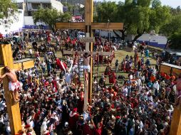 El recorrido se realiza por los ocho barrios originarios de Iztapalapa y termina con la crucifixión de Jesús. T. Pérez