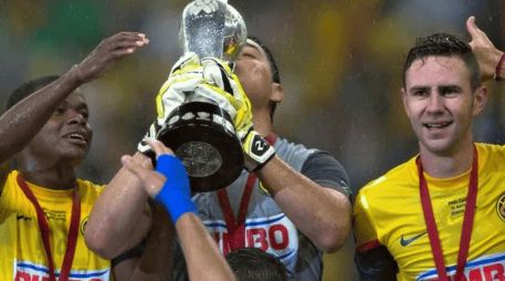 Moisés Muñoz es recordado como uno de los porteros más determinantes de su generación, con una carrera marcada por títulos de Liga MX y Concachampions con el Club América. IMAGO7/A. Cuevas