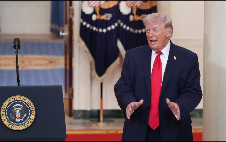 Trump minimiza el impacto del ataque a un avión estadounidense y afirma que la situación forma parte de un conflicto en curso. EFE/A. Brandon