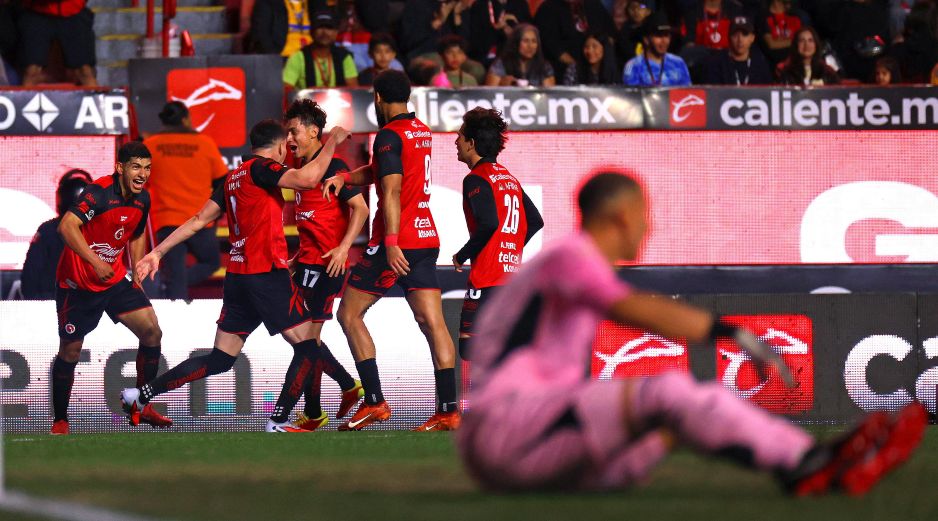 Al minuto 22, Kevin Castañeda disparó desde fuera del área para vencer a Nahuel Guzmán. IMAGO7/D. Vega