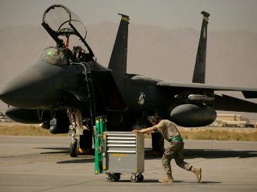 Avión de combate F-15E Strike Eagle de la Fuerza Aérea de Estados Unidos. Irán asegura haber derribado un caza de este modelo. AP/M. Alleruzzo