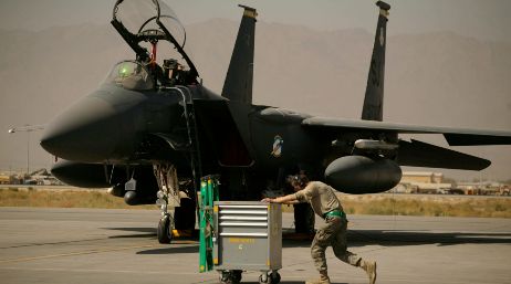 Avión de combate F-15E Strike Eagle de la Fuerza Aérea de Estados Unidos. Irán asegura haber derribado un caza de este modelo. AP/M. Alleruzzo
