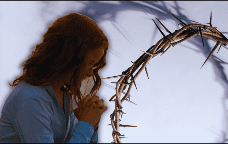 Semana Santa 2026: El silencio y la moderación en las costumbres ayudan a los creyentes a conectarse espiritualmente de manera más íntima con el sacrificio divino. ESPECIAL / CANVA
