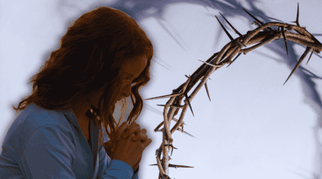 Semana Santa 2026: El silencio y la moderación en las costumbres ayudan a los creyentes a conectarse espiritualmente de manera más íntima con el sacrificio divino. ESPECIAL / CANVA