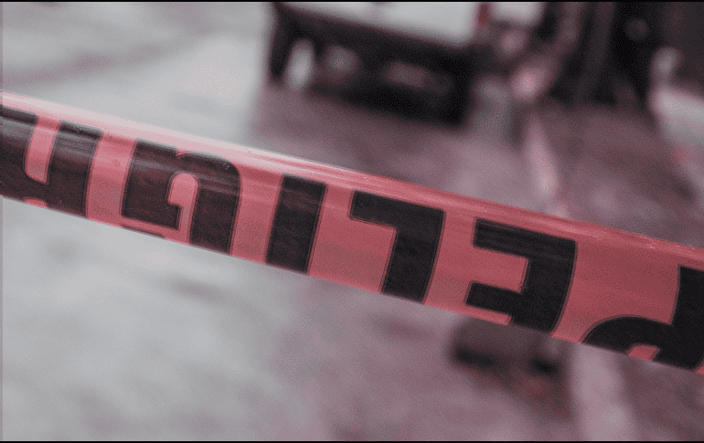 Frente al casino Real Americana, en Tlaquepaque, localizaron a tres jóvenes tirados en la vía pública, junto a una motocicleta. EL INFORMADOR/ARCHIVO