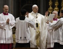 El papa León XIV presidió por primera vez en su pontificado la Vigilia de Sábado Santo, una de las más largas de la tradición católica. EFE/. Frustaci