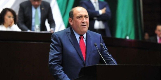 Proponen cambios legales para eliminar comisiones bancarias