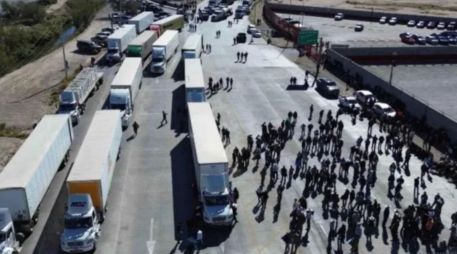 Transportistas y productores del campo informaron que mantienen el paro nacional para este lunes 6 de abril. SUN/ ARCHIVO.
