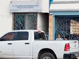 Autoridades aseguraron medicamentos y soluciones inyectables que se encontraban en un consultorio en Hermosillo, Sonora. ESPECIAL