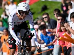 Isaac Del Toro, uno de los más de 150 pedalistas que tomaron la salida, fue de los últimos en partir para mostrar sus cualidades. AFP / A. Gillenea