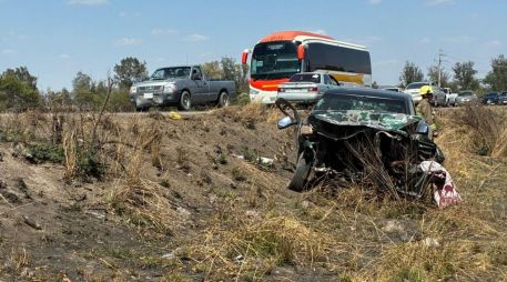 A pesar de los accidentes vehiculares, la UEPCBJ pudo poner a salvo a 11 personas. ESPECIAL/ Protección Civil Jalisco