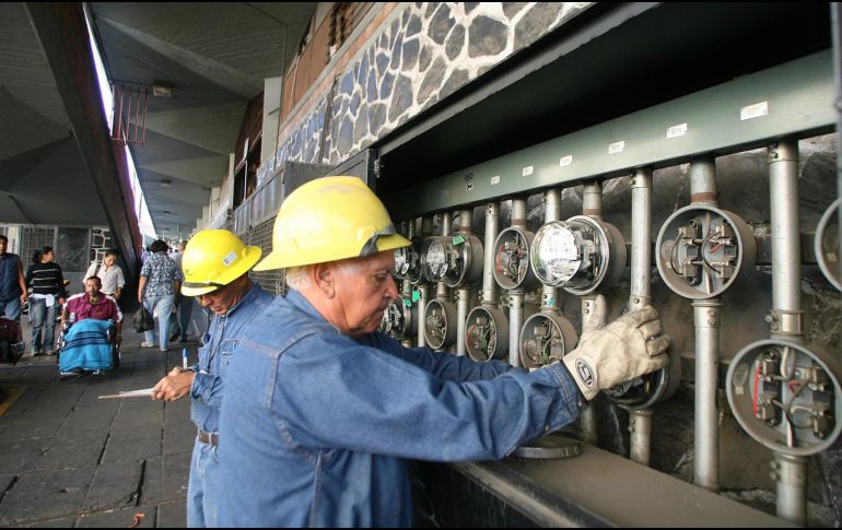 La CFE alertó por apagones para este lunes que podrían ocasionar afectaciones a los hogares. EL INFORMADOR/ARCHIVO
