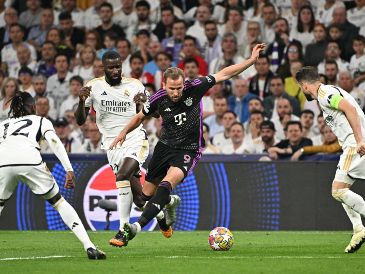 El cruce entre los merengues y los bávaros es un auténtico clásico, con 28 enfrentamientos en total en competencias de la UEFA y un saldo de 13 victorias blancas, 11 para los alemanes y cuatro empates. AFP/ ARCHIVO.