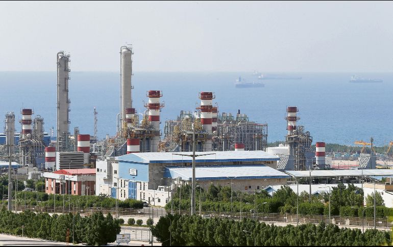 Instalaciones petroquímicas en Asaluyeh, junto al yacimiento South Pars, fueron alcanzadas por un ataque aéreo reportado por medios iraníes. EFE