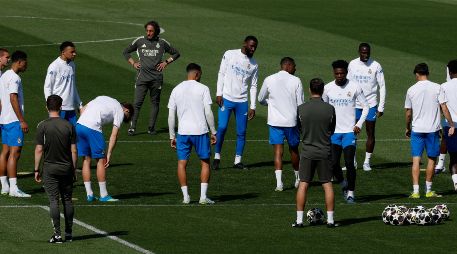 Jugadores del Real Madrid durante el entrenamiento en Valdebebas para preparar el partido de ida de cuartos de final de la Liga de Campeones frente al Bayern Múnich en el estadio Santiago Bernabéu. EFE/ J. Guillén