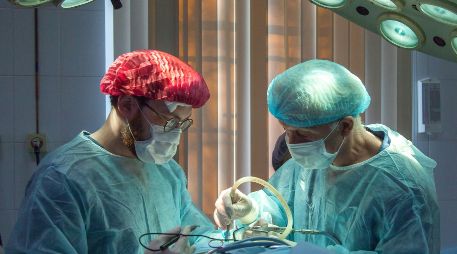 Esta fecha fue elegida estratégicamente para conmemorar la entrada en vigor de la constitución de la OMS, un documento que sentó las bases de la medicina preventiva moderna. Unsplash