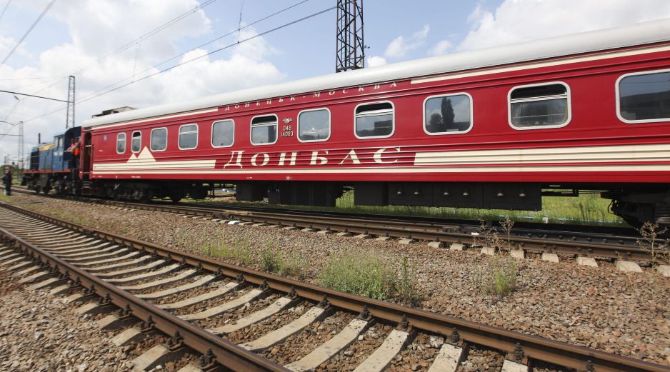 Un pasajero ebrio protagonizó un violento altercado al empujar brutalmente a una inspectora de tren, dejándola con secuelas físicas irreversibles. EFE