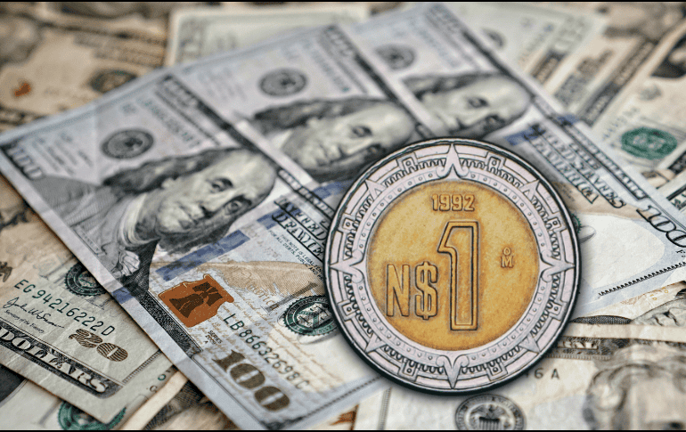 Considera que la cotización del tipo de cambio del dólar con el peso mexicano se modifica según el pronóstico financiero. ESPECIAL