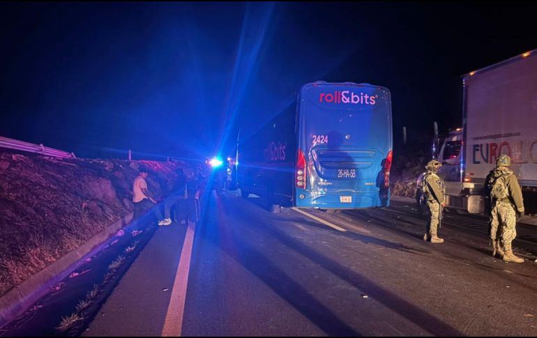 Se trató de un choque por alcance que ocurrió alrededor de las 04:30 horas; el otro vehículo implicado huyó del lugar. ESPECIAL / Protección Civil y Bomberos de Jalisco
