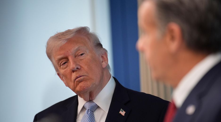 Trump enfrenta una ola de críticas por advertir la posible destrucción total de Irán. EFE/Y. Gripas