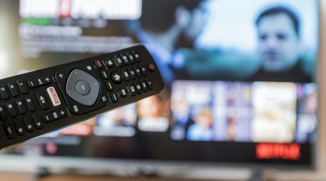 La plataforma ofrece una experiencia de visualización sin publicidad y un catálogo que reúne miles de títulos y horas de entretenimiento. Unsplash