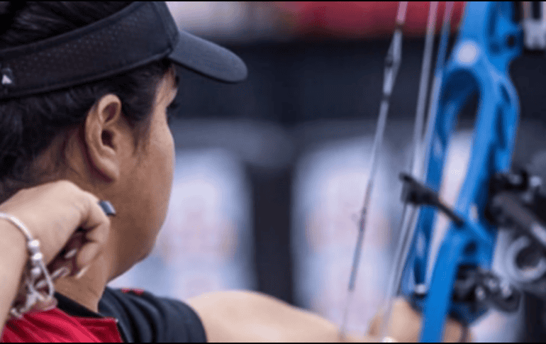 Andrea Becerra y Sebastián García, quienes fueron medallistas de bronce en el último Mundial en 2025 en la categoría de tiro con arco. INSTAGRAM / @a.mayabec