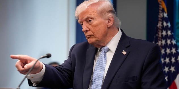 Trump confirma 'negociaciones intensas' con Ir&aacute;n a horas de que venza su ultim&aacute;tum