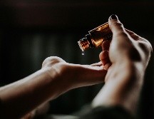 Integrar el aceite de argán a tu rutina de skincare puede marcar la diferencia entre tener una piel que solo se ve bien a una que realmente está saludable y se vea glowy. Unsplash