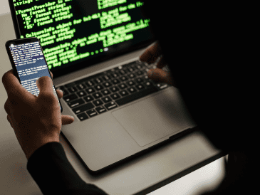 Ante el alarmante aumento del 475% en fraudes por compra de boletos entre 2021 y 2023 reportado por el Consejo Ciudadano, la Policía Cibernética lanza las siguientes recomendaciones. CANVA