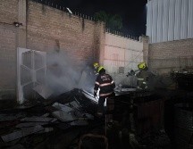 El incendio en Zapopan tuvo lugar en una fábrica de pizarrones de la colonia Los Cajetes, ubicada en el cruce de San Judas Tadeo y San Marcos. CORTESÍA/ Protección Civil y Bomberos de Zapopan.