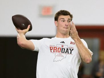 Fernando Mendoza lideró a Indiana al campeonato de los College Football Playoff la temporada pasada. AFP