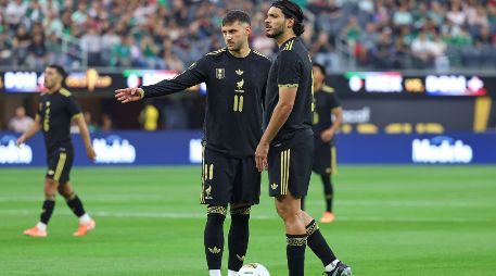 Santiago Giménez y Raúl Jiménez se perfilan para ser los delanteros titulares de México en el Mundial 2026; después de ellos, Armando González y Germán Berterame se disputan un lugar. IMAGO7/D. Vega