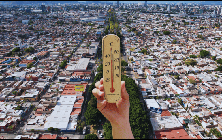 El punto más crítico de este fenómeno térmico ocurrirá entre las 15:00 y las 17:00 horas, momento en el que la sensación térmica podría ser aún mayor debido a la bajísima humedad del 13%. EL INFORMADOR / ARCHIVO / ESPECIAL / CANVA