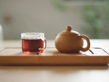 Se trata de una infusión reconfortante que combina la delicadeza floral de la manzanilla con el toque picante y revitalizante de la raíz de jengibre. UNSPLASH / M. KIM